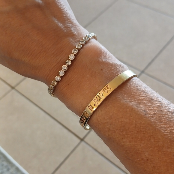 Coordinates Collection Legend Cuff Bracelet /Disney /Cinderella Castle - Picture 7 of 7